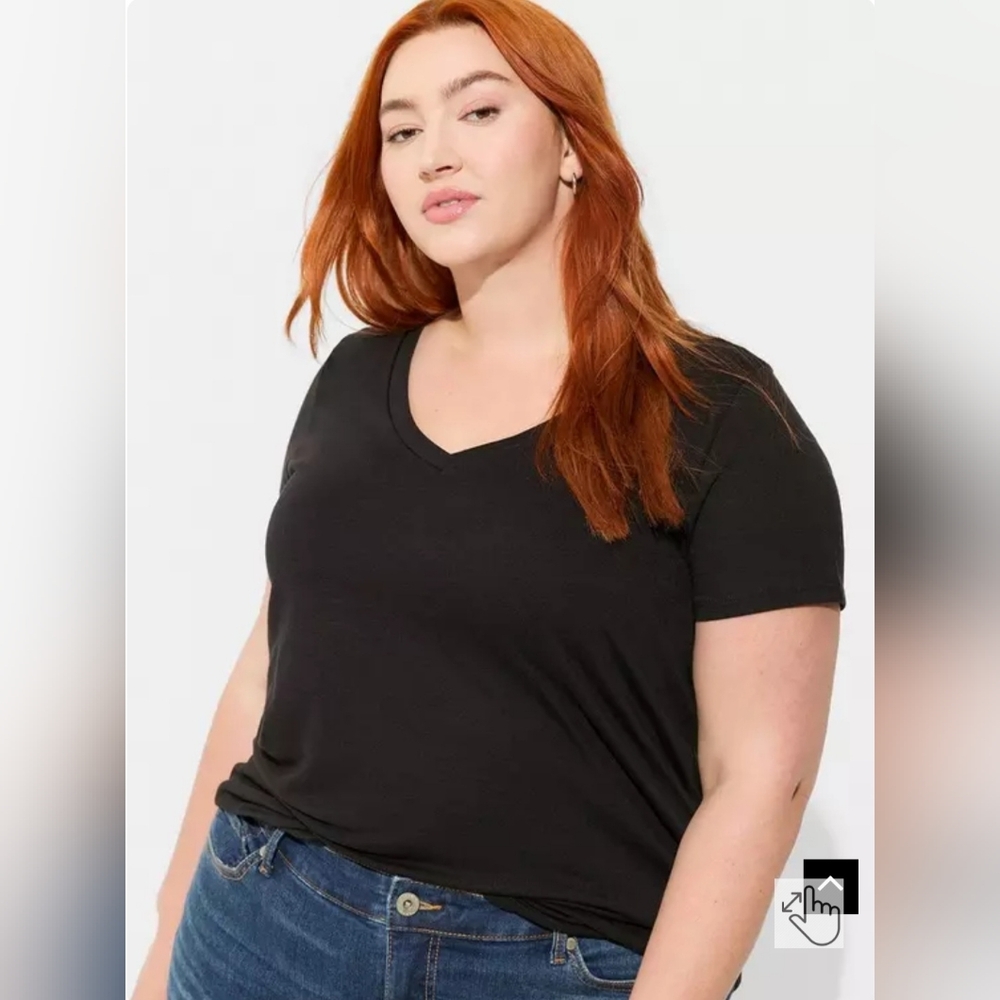 Torrid Girlfriend Signature Jersey V-Neck Tee Size 6/6x/30
